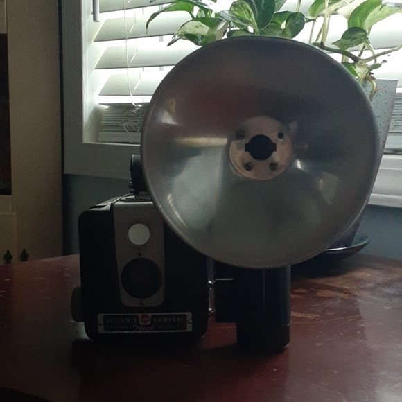 Really cool 1955 Kodak Brownie Hawkeye flash model